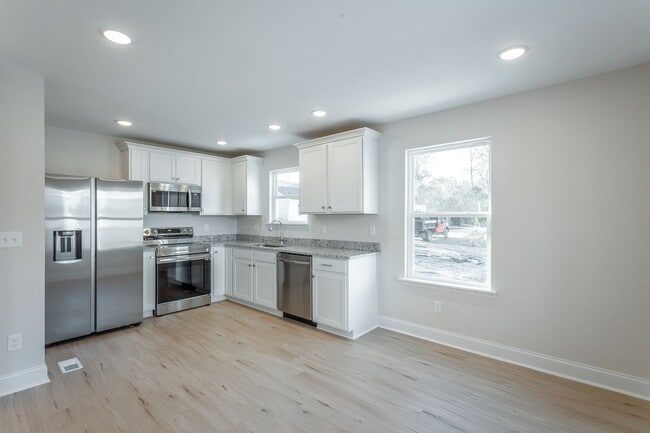 Building Photo - Brand-New 2 Bedroom Home in Chattanooga with Modern Finishes