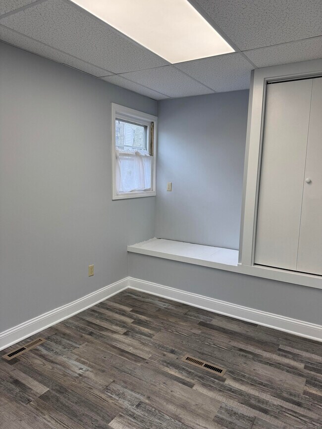 Building Photo - 211 Montowese St