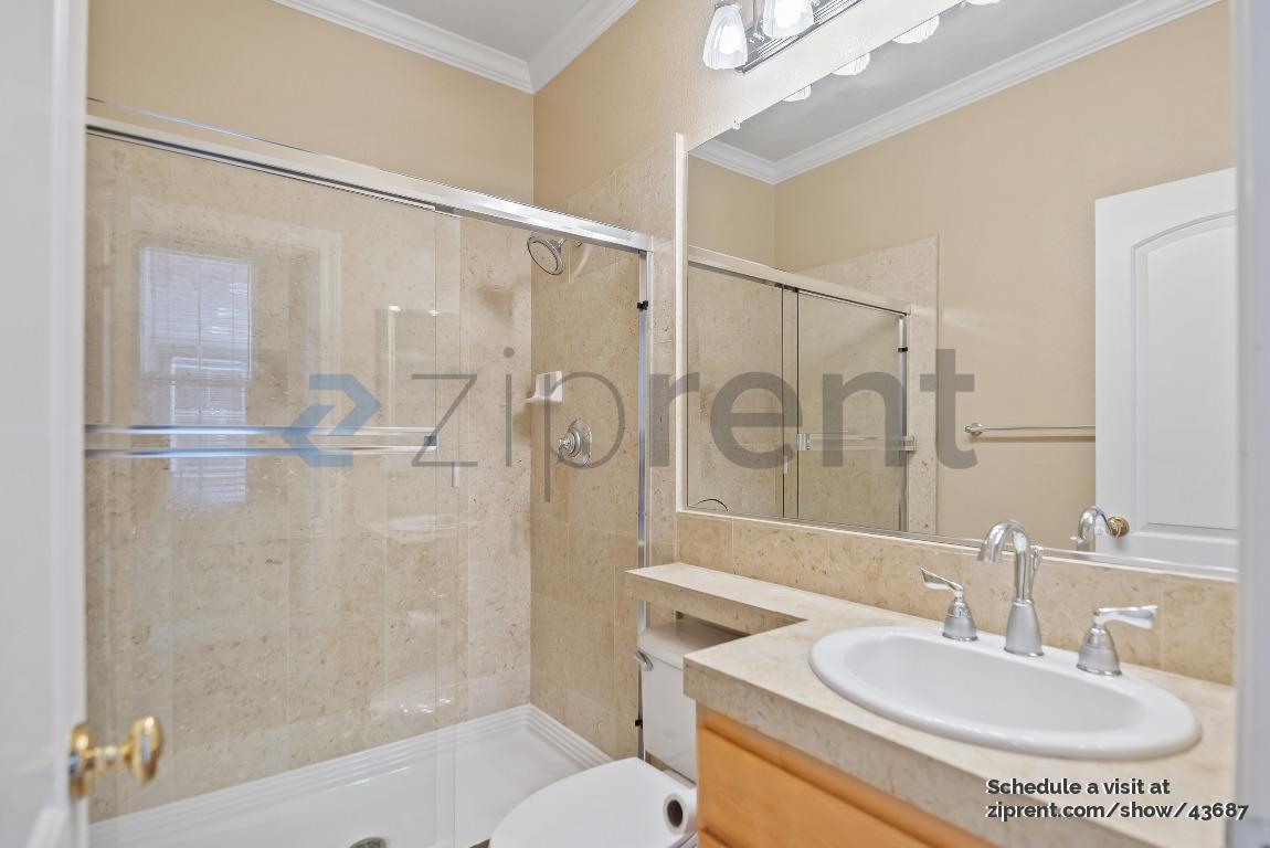 Building Photo - 5849 Penwood Ln
