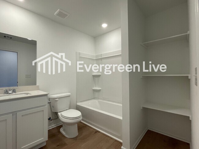 Building Photo - 10012 SW 38th St