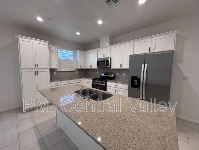 Building Photo - 4612 Irma Dr