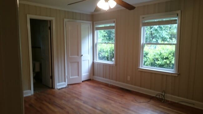 Building Photo - 2291 Kingsley Dr