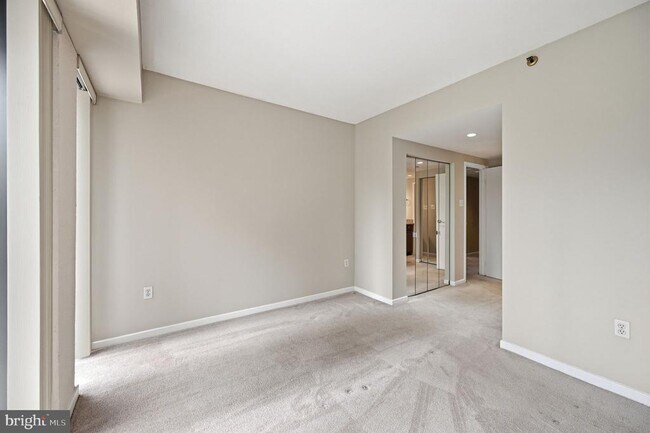 Building Photo - 1530 Key Blvd
