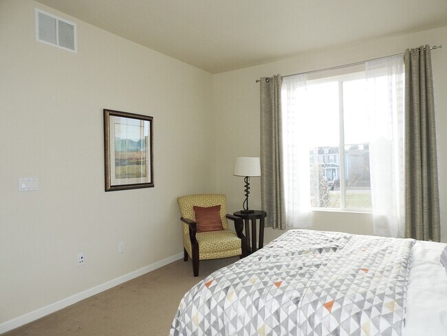 Building Photo - Central Park Town Home for Rent!
