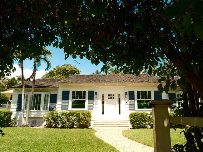 Building Photo - 1017 Tamarind Rd