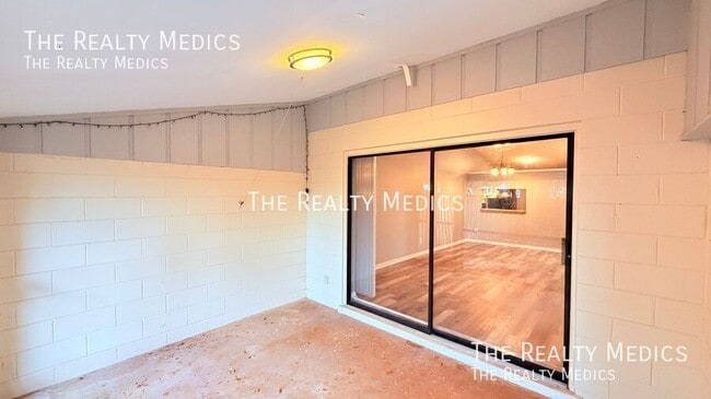 Building Photo - 7909 Richwood Dr