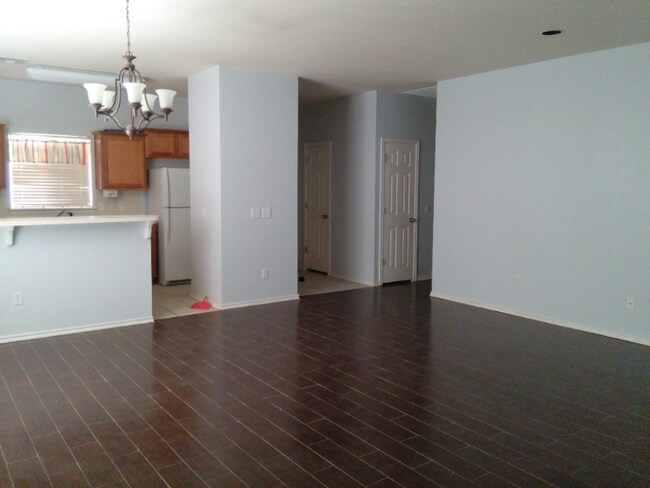 Building Photo - 5904 SE 69th St