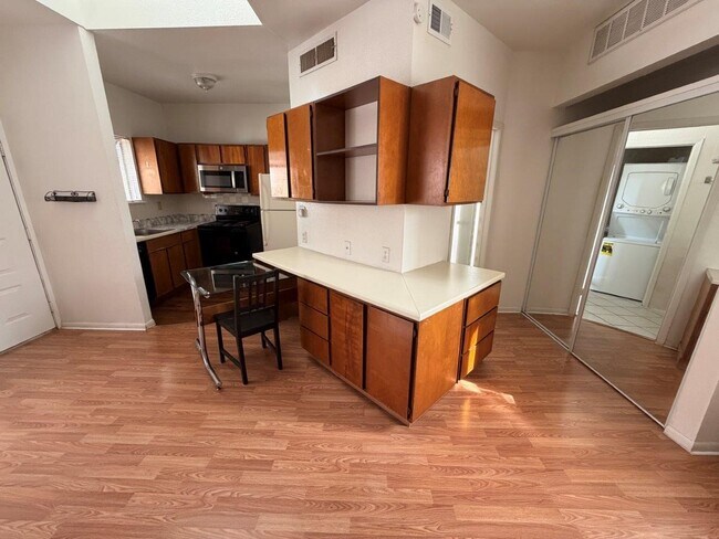 Building Photo - 7901 Cambridge St