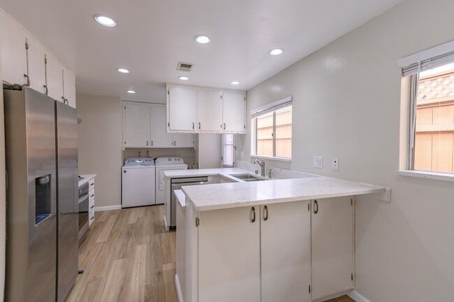 Building Photo - 358 I Ave