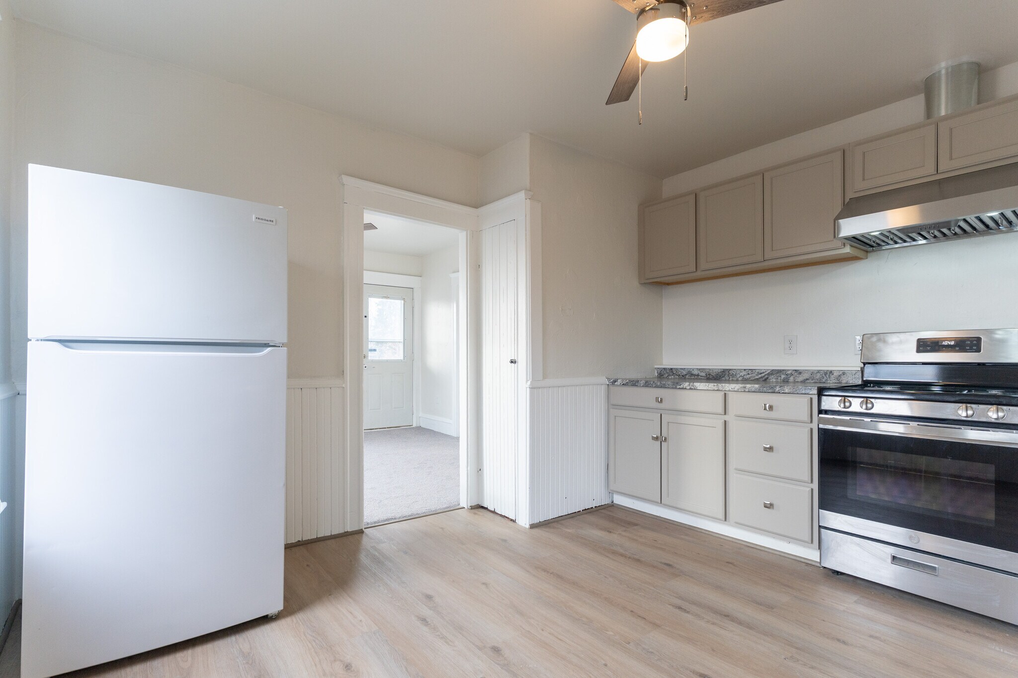 Building Photo - 643 Rathbun St