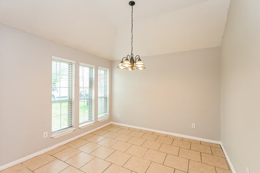 Building Photo - 9324 Cynthia Ct