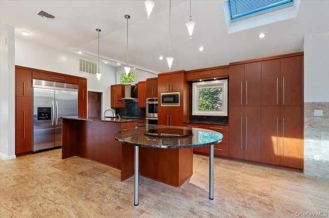 Building Photo - 25 Belmont Dr W