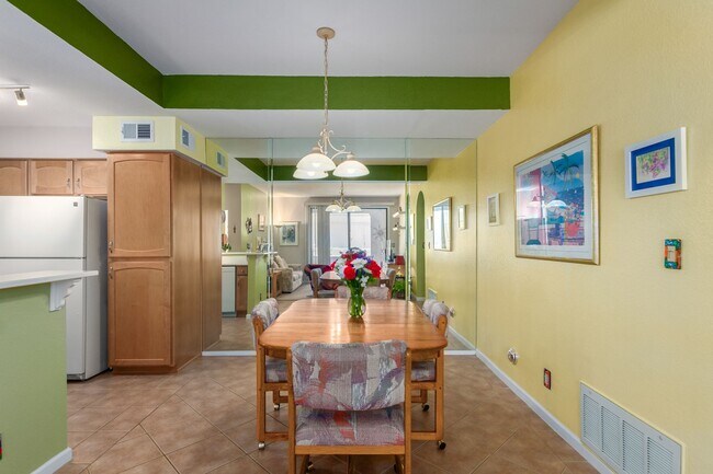 Building Photo - Two bedroom condo