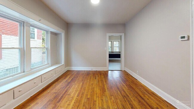 Building Photo - 11302 Parkview Ave