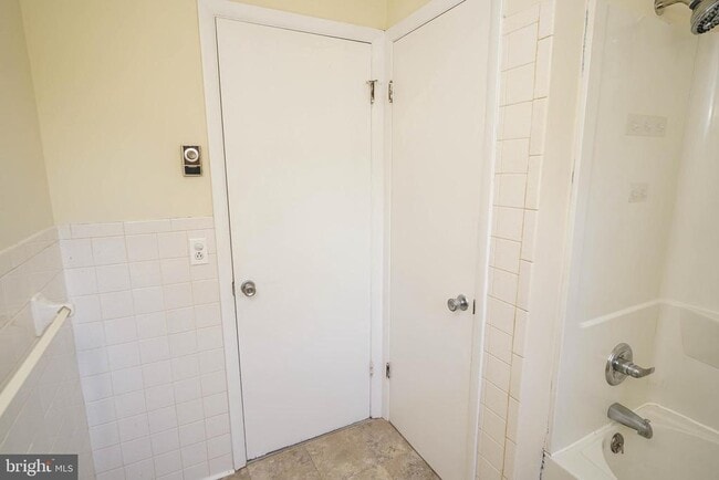 Building Photo - 5629 Rip Wil Dr