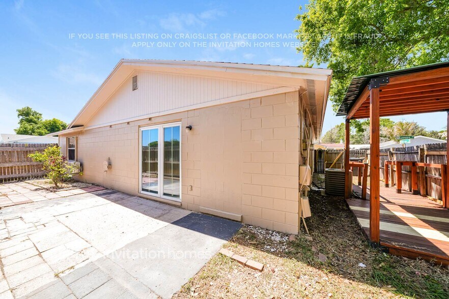 Building Photo - 6405 Regatta Ct