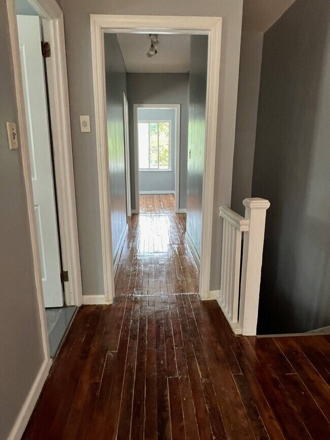 Building Photo - 27 Alton Pl