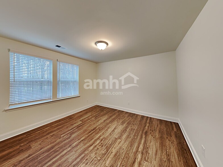 Building Photo - 732 Callan Ct