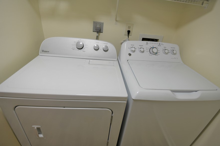 Washer and dryer in suite. - 2732 SW Matheson Ave
