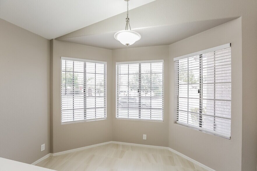 Building Photo - 8871 W Morningside Dr