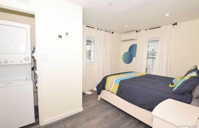 Building Photo - 31 Florida St