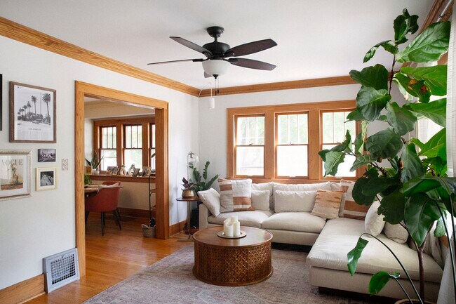 Living Room - 350 Glenhaven Ave NW