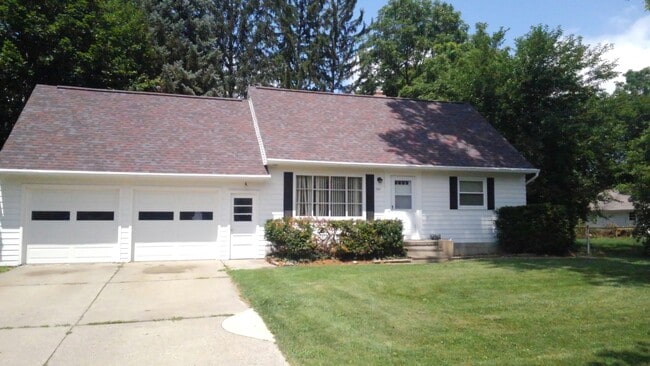 Building Photo - 1537 Linden St