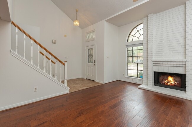 Building Photo - 3223 Golden Willow Dr