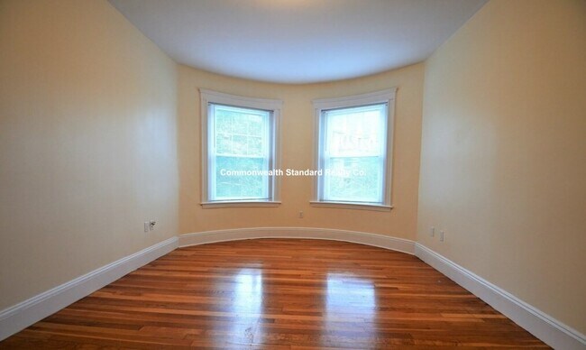 Building Photo - 191 Winthrop Rd