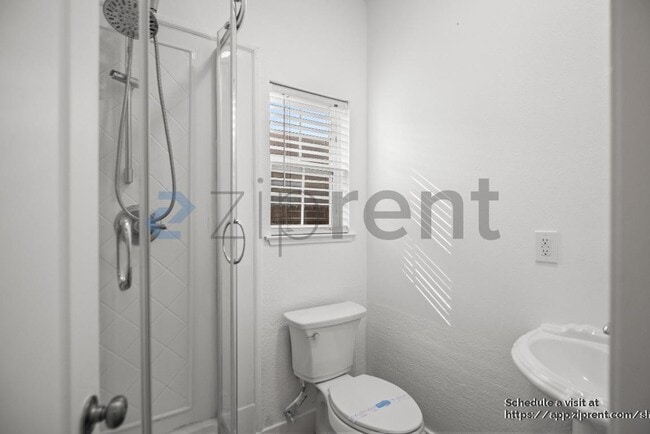 Building Photo - 207 Barcelona Dr