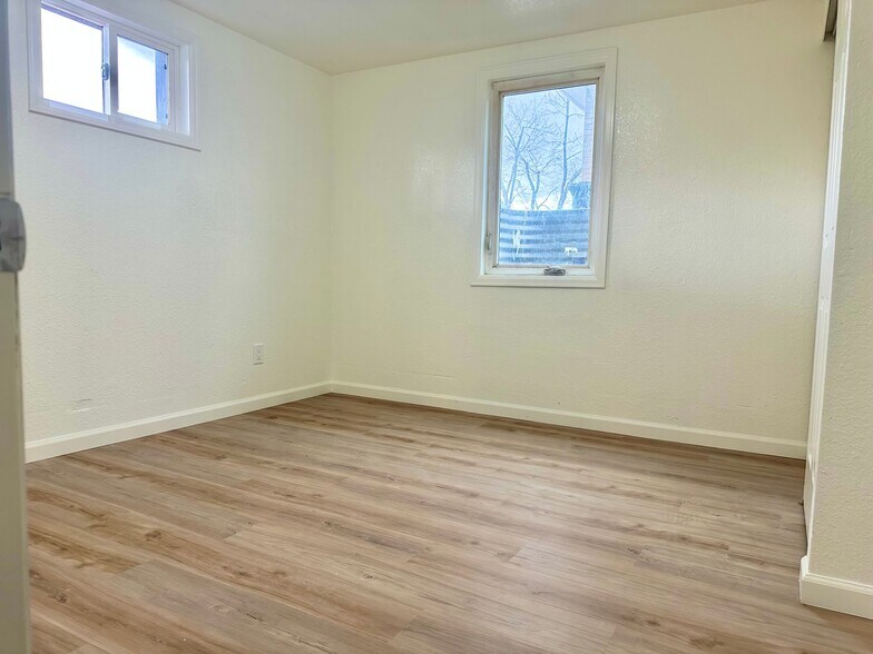 Building Photo - 624 Winona Ct