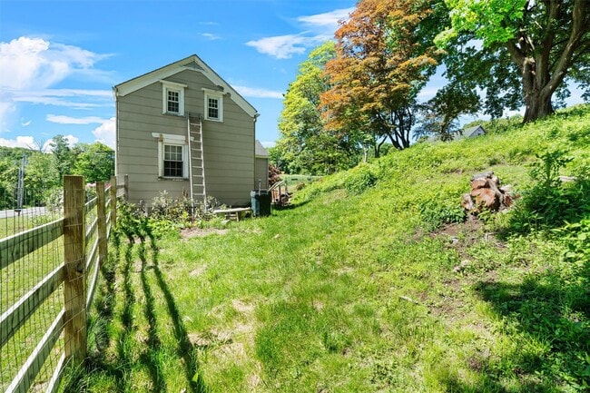 Building Photo - 1290 Lakes