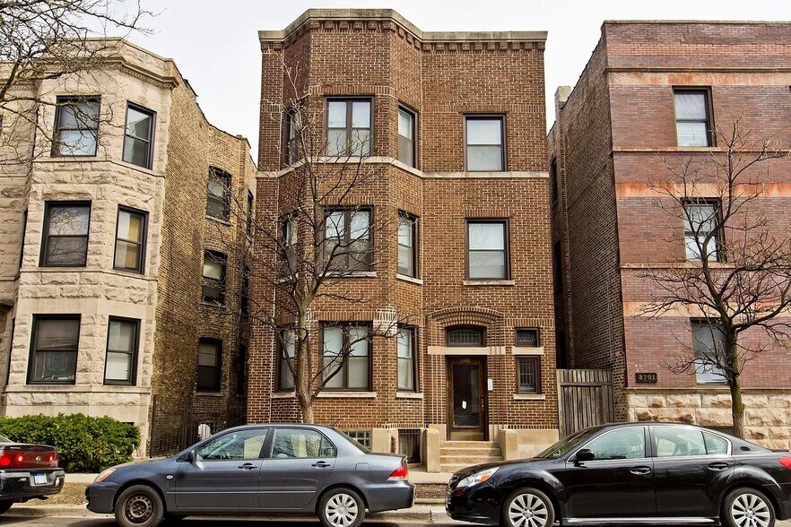 Building Photo - 3703 N Racine Ave