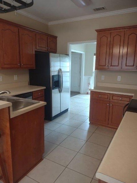 Building Photo - 2919 Aylesbury Dr