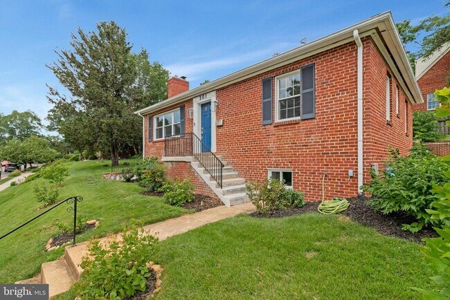 Building Photo - 301 Moncure Dr