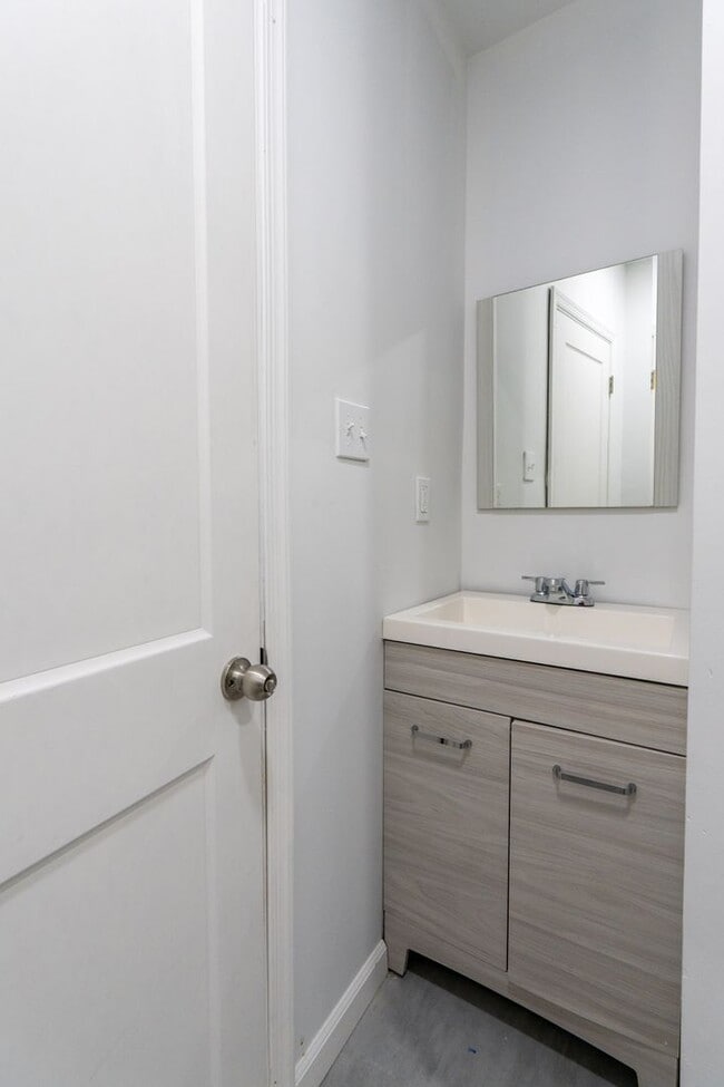 Building Photo - Newly rehabbed and Passed PHA Inspection too