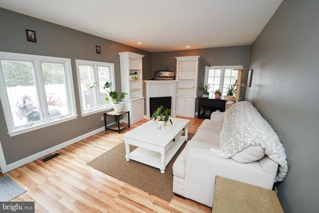 Building Photo - 3727 Village Trail