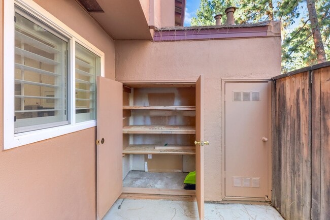 Building Photo - North Davis Condo-Available