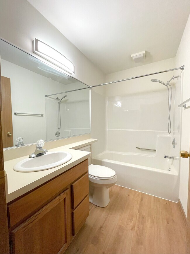 Building Photo - 3228 Wood Rd