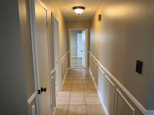 Building Photo - 11215 Mayfield Rd