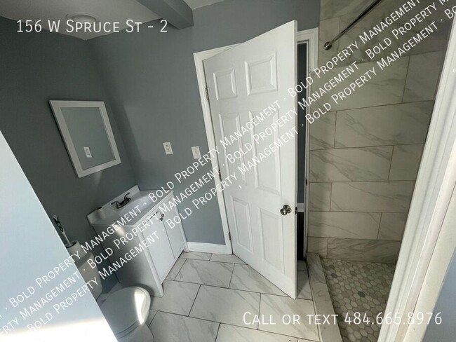 Building Photo - Two bedroom 2nd floor Tamaqua apartment w ...