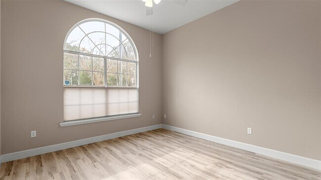 Building Photo - 9428 SW 39 Ave