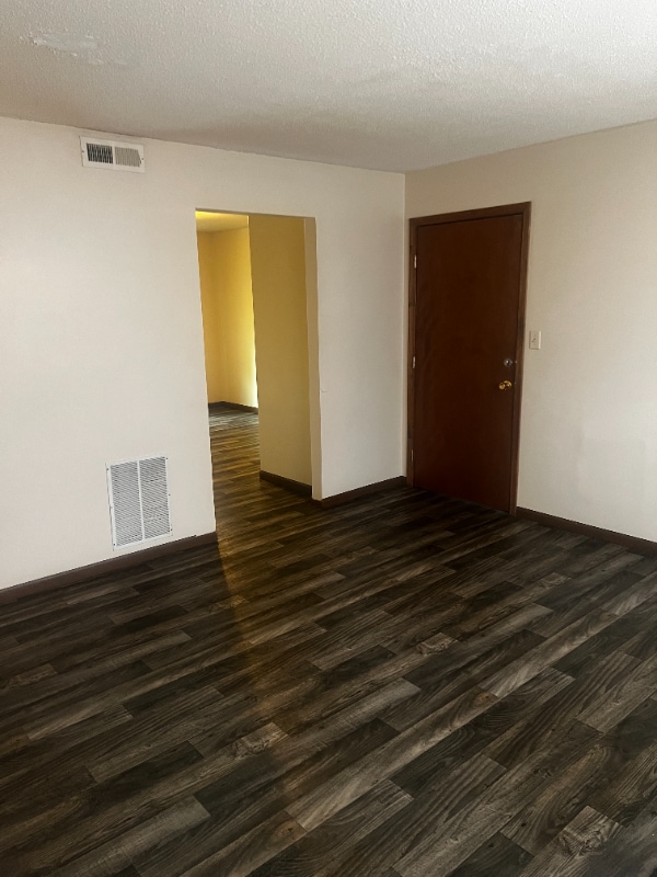 Building Photo - 2309 Southridge Dr