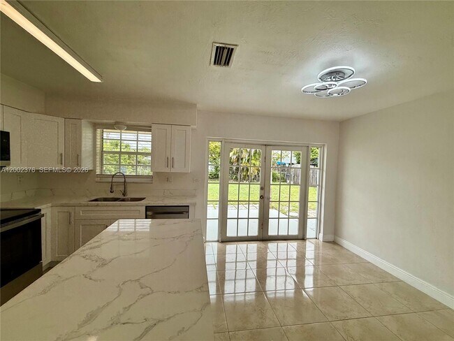 Building Photo - 6781 Garfield St