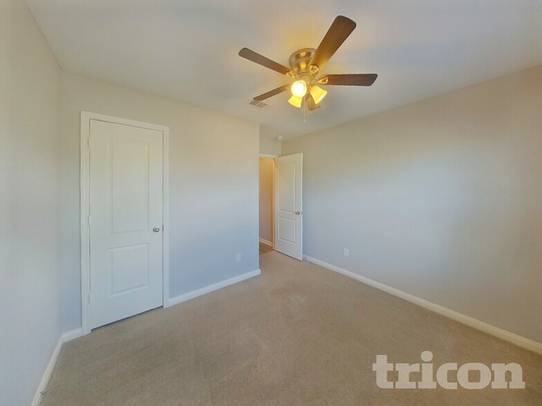 Building Photo - 118 Bush Dr