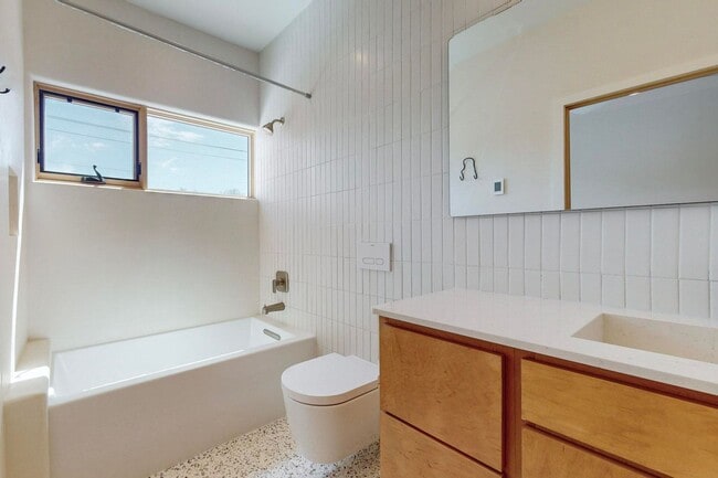 Building Photo - North Valley Fabulous 2018/sf 2 Bedroom  2.5 Bath  with Garage