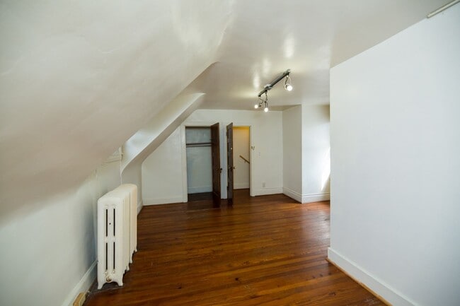 Building Photo - 2026/2027 JHU Off-Campus 5bd/2ba Rowhome w...
