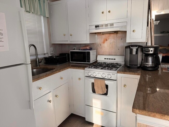 Building Photo - 11 Brant Rock Rd