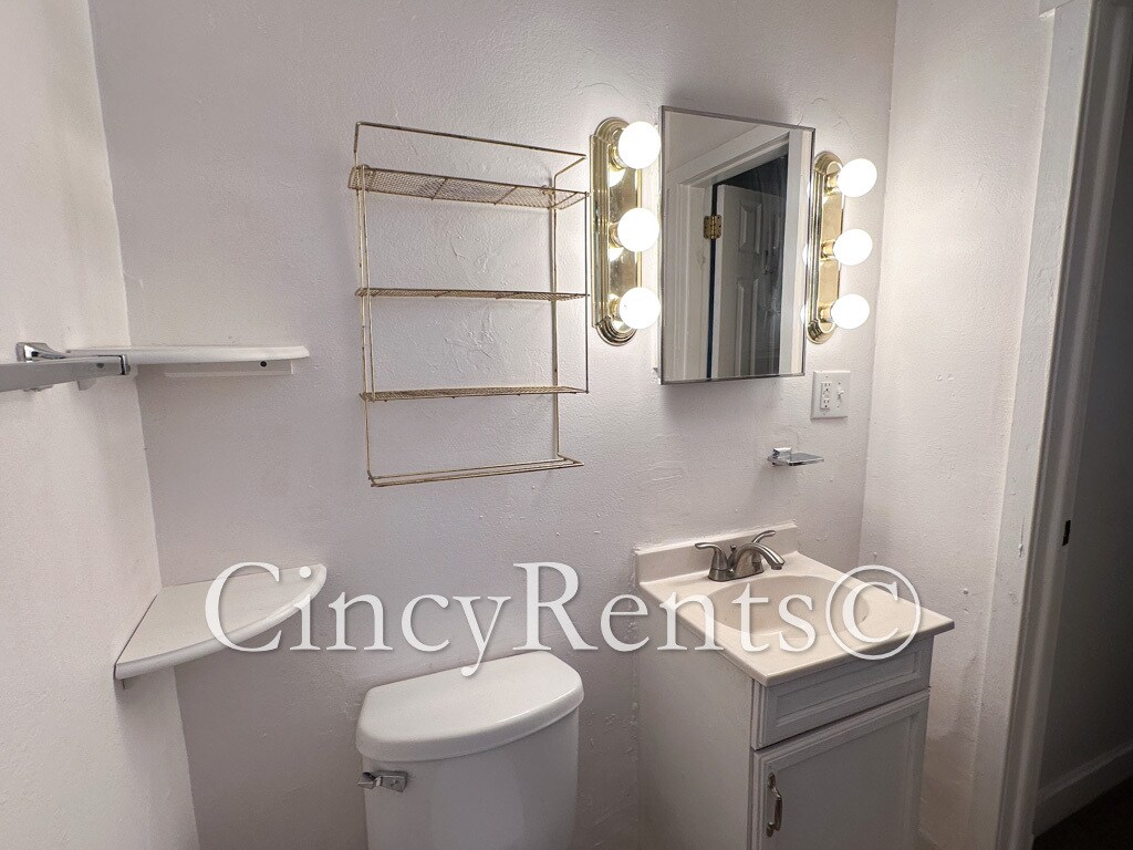 Building Photo - 3540 Columbia Pky