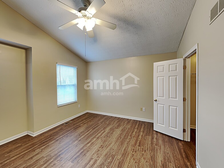 Building Photo - 6529 Hemmingford Dr